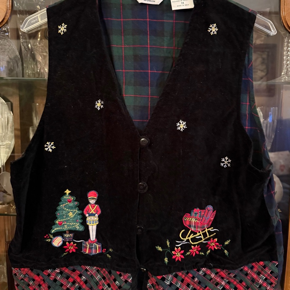 Festive Black Holiday Vest Size 1X 100% Cotton Plaid